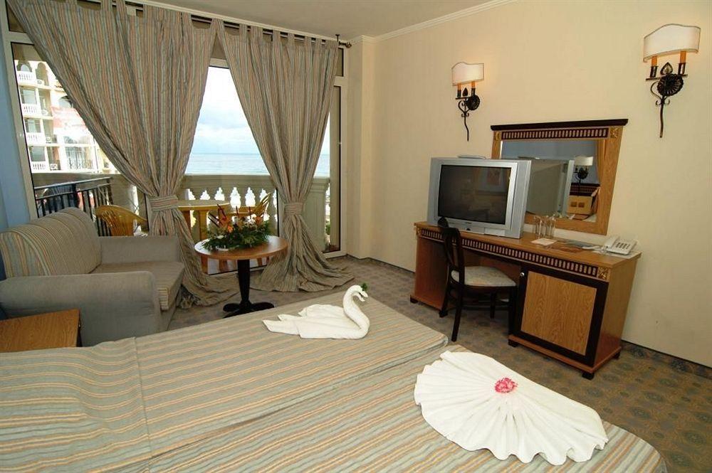 Andalucia Beach Hotel Elenite Buitenkant foto