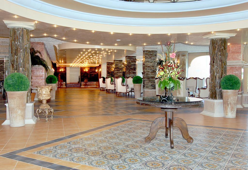 Andalucia Beach Hotel Elenite Buitenkant foto