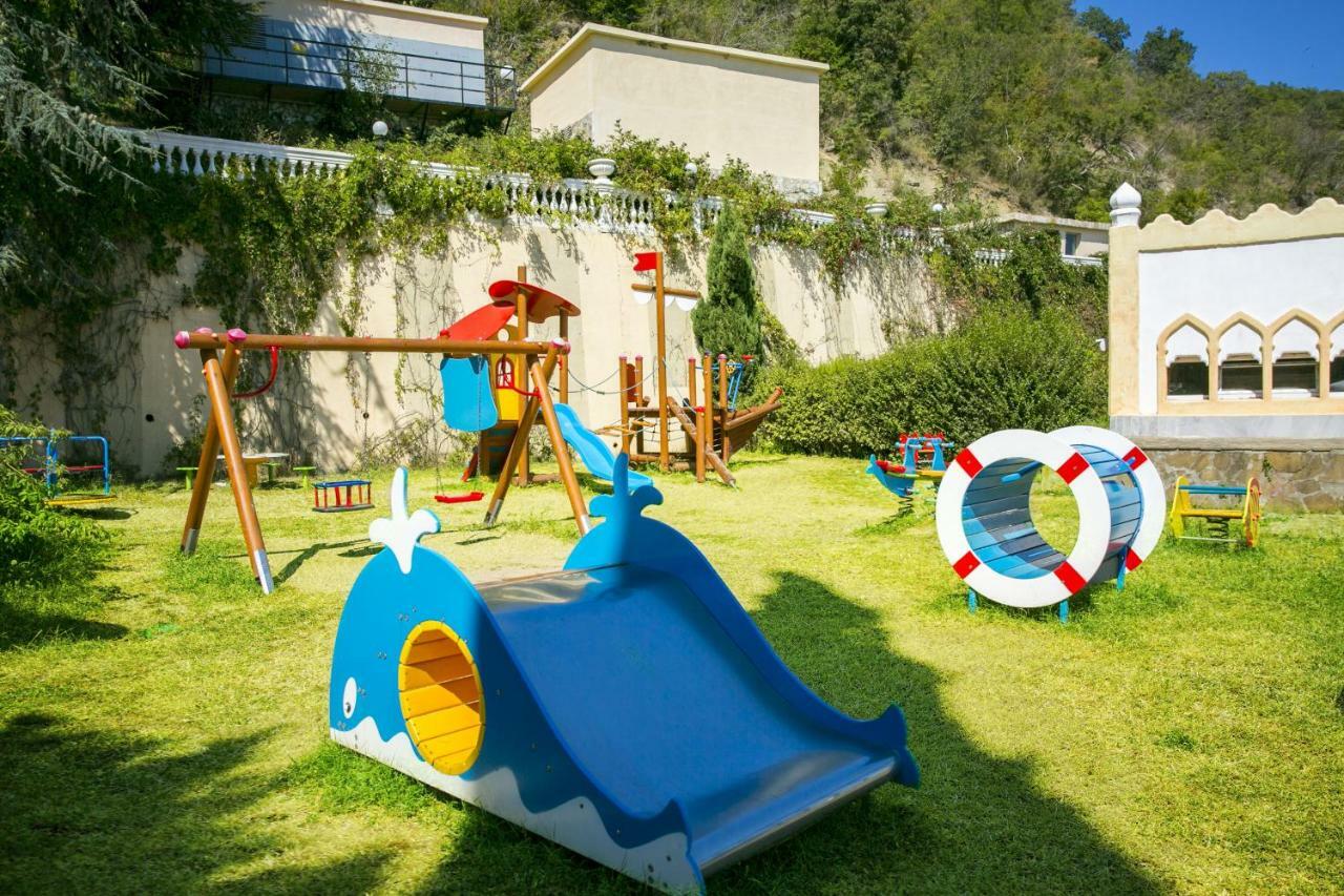 Andalucia Beach Hotel Elenite Buitenkant foto